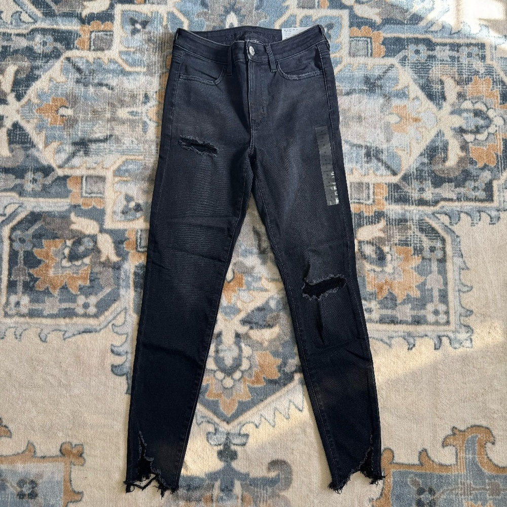 NWT American Eagle Outfitters Distressed Black Hi-Rise Jegging Size 6
